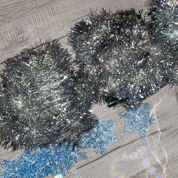 Christmas items - Picture 5 of 5